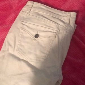 Jessica Simpson low cut distressed white jean!